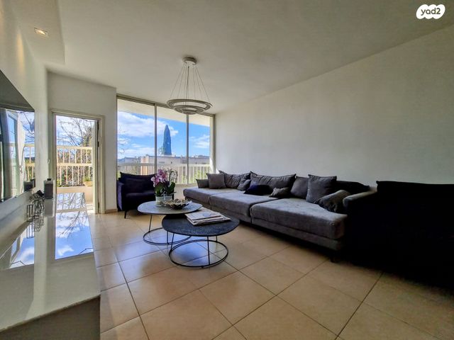 דירה, ש"י עגנון, מרכז דרום, רעננה