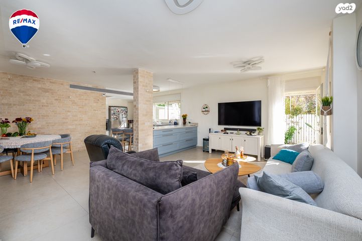 דו משפחתי, התומר, יעקב, זכרון יעקב