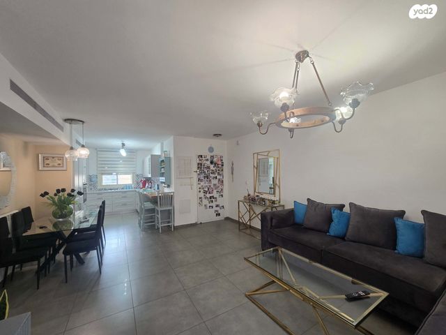 דירה, עמנואל זיסמן, חומת שמואל, הר חומה, ירושלים