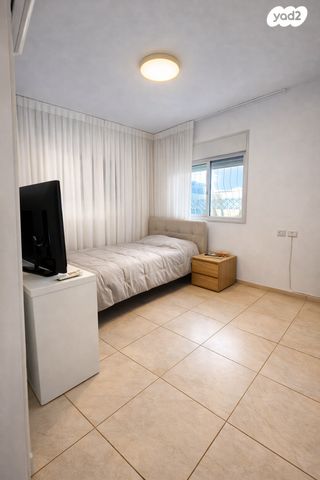 דו משפחתי, אחוזת ברק, אחוזת ברק