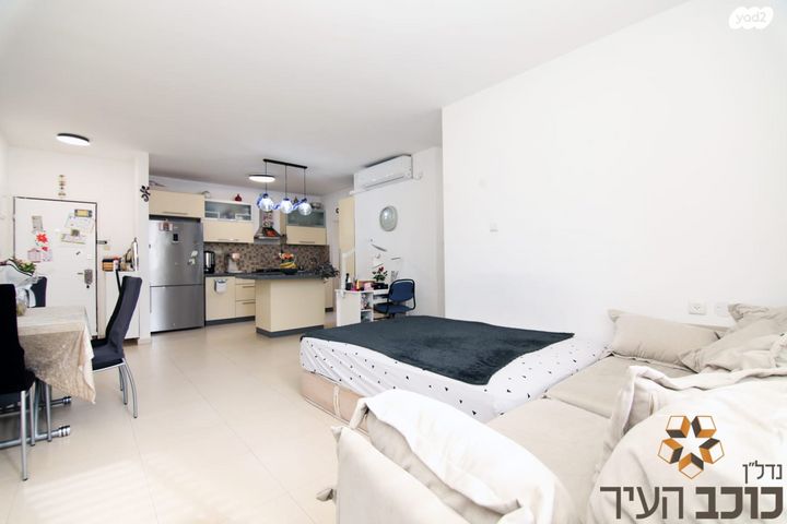 דירה, הרב יעקב רקח, נאות גנים, נתניה