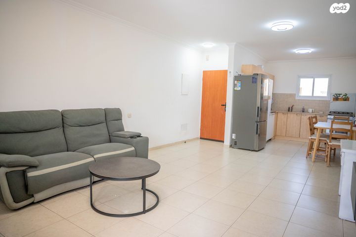 דירה, שביל המרגנית, אברהם דנינו, בן גוריון, עכו