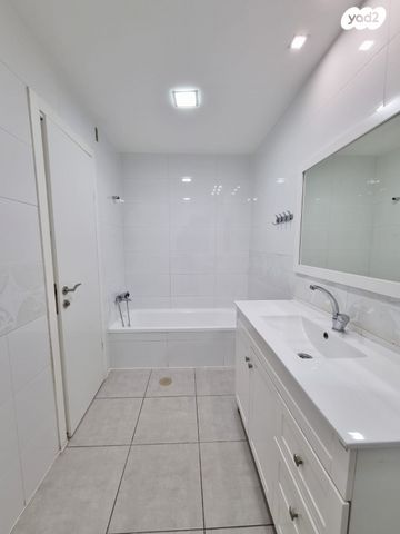 דירה, הדס, קרית אילון, חולון