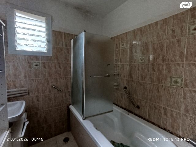 דו משפחתי, שאול המלך 12, יצחק רבין, מעלות תרשיחא