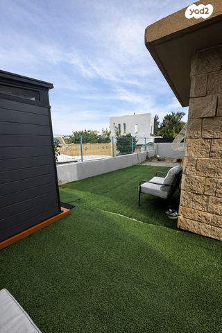 דו משפחתי, אחוזת ברק, אחוזת ברק