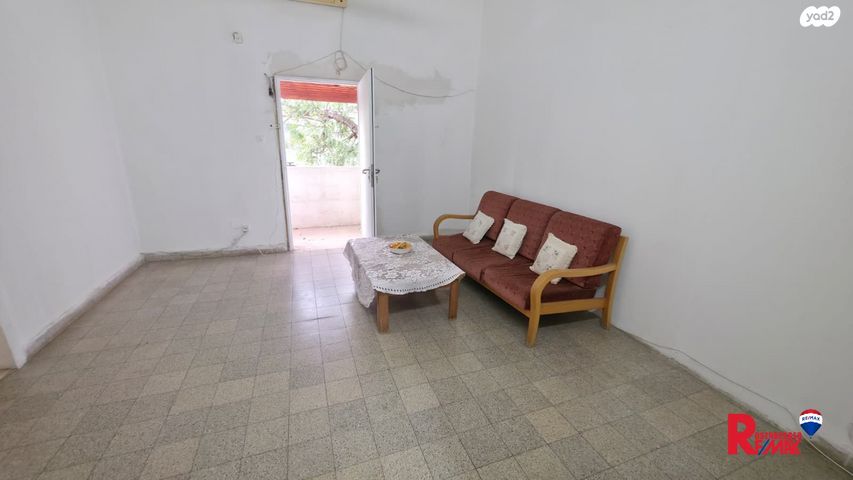 דירה, שפינוזה 1, שיכון גג, אזור