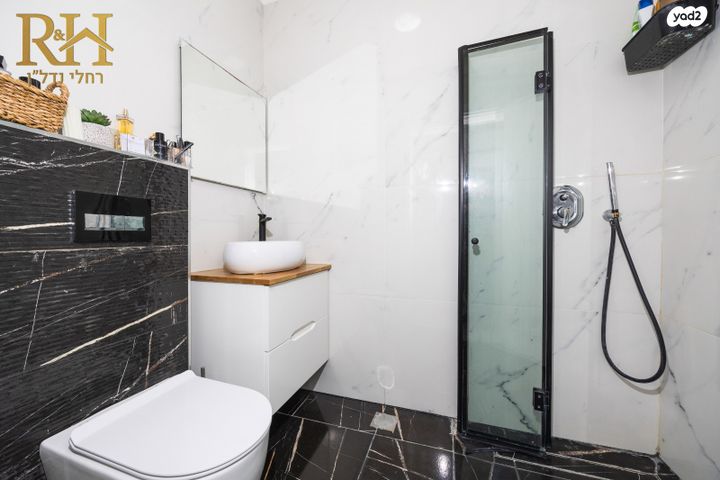 דירת גן, הברוש, המכבים, גבעת זאב