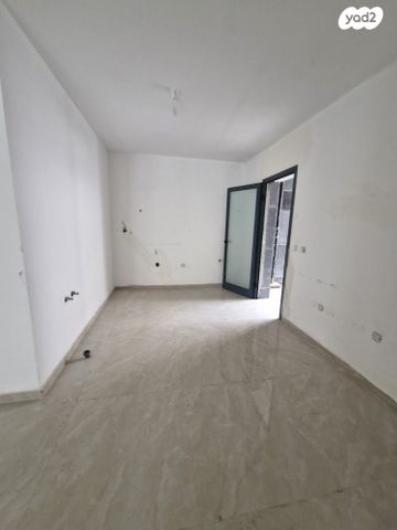 דירה, שדרות יחד שבטי ישראל, אחיסמך, לוד