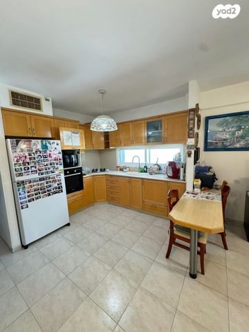 גג/ פנטהאוז, בעל שם טוב, מחנה יהודה, פתח תקווה