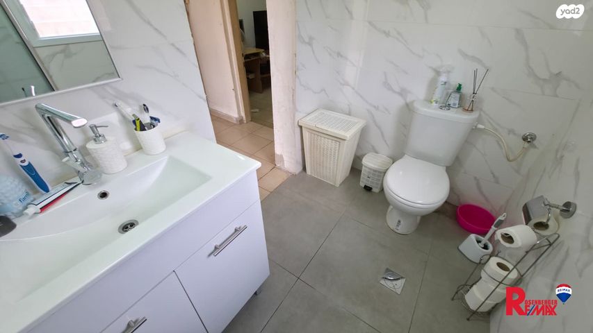 דירה, שפינוזה 1, שיכון גג, אזור