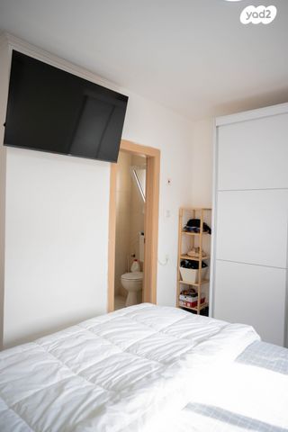 דירה, שביל המרגנית, אברהם דנינו, בן גוריון, עכו