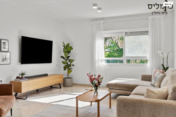 דופלקס, הפרחים, מודיעין מכבים רעות