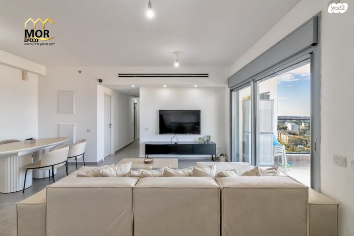 דירה, חרמון, נאות שז"ר, יבנה