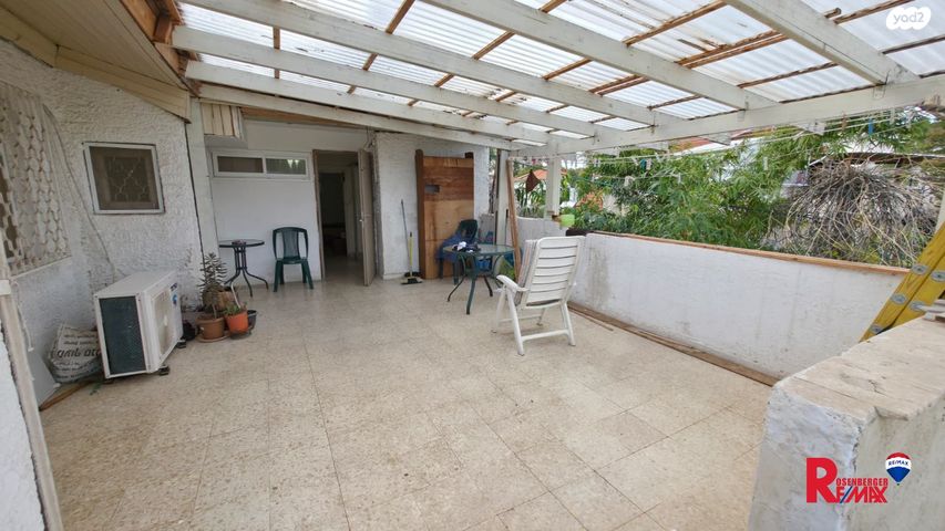 דירה, שפינוזה 1, שיכון גג, אזור