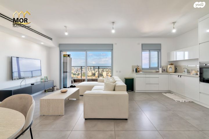 דירה, חרמון, נאות שז"ר, יבנה