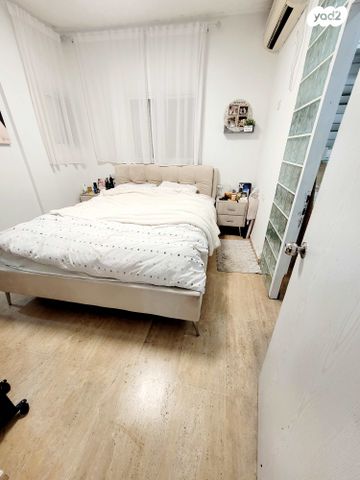 דו משפחתי, שיכוני המזרח, ראשון לציון