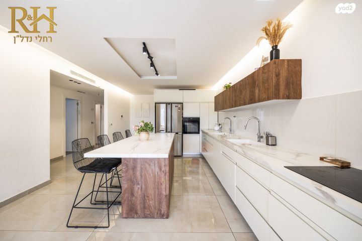 דירת גן, הברוש, המכבים, גבעת זאב