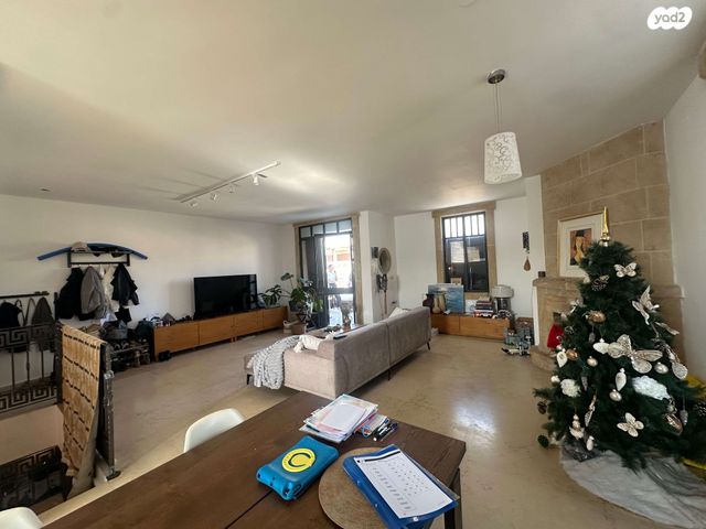 גג/ פנטהאוז, עג'מי, גבעת העליה, תל אביב יפו