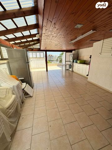 גג/ פנטהאוז, בעל שם טוב, מחנה יהודה, פתח תקווה