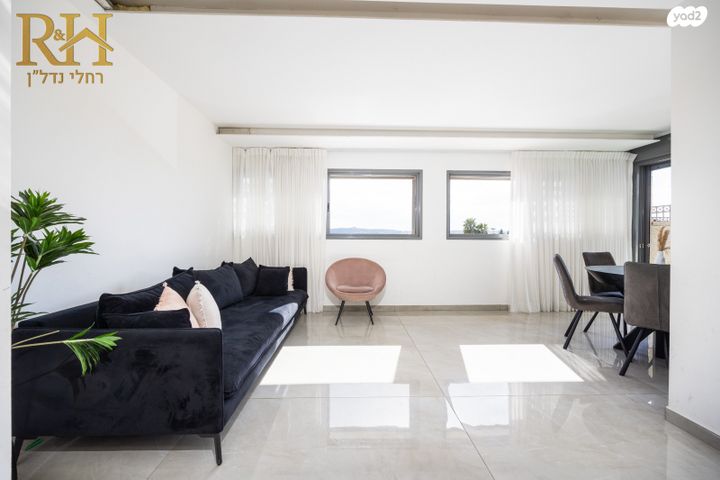 דירת גן, הברוש, המכבים, גבעת זאב