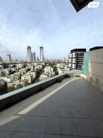 דירה, ניסים אלוני, צמרות איילון, פארק צמרת, תל אביב יפו