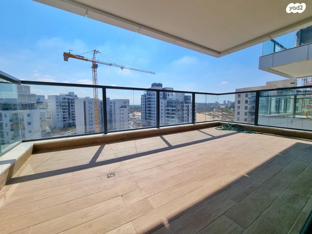 דירה, משה רינת, קרית רבין, חולון