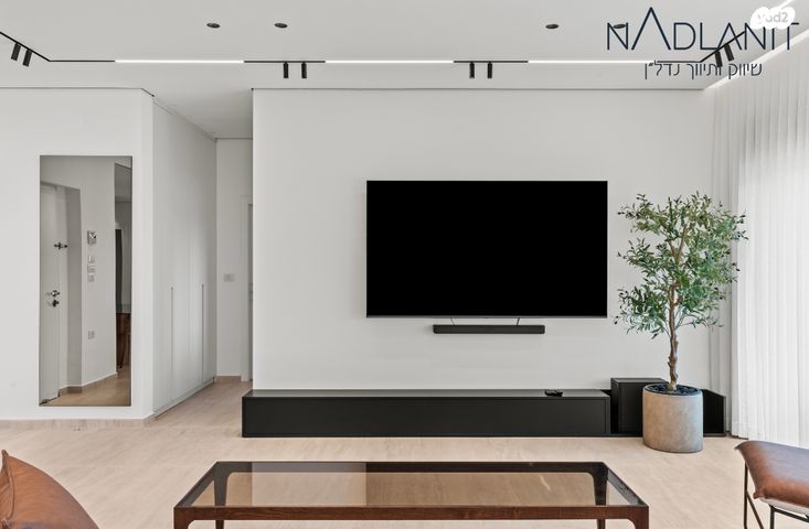 גג/ פנטהאוז, שמעון פרס, מורשת, מודיעין מכבים רעות