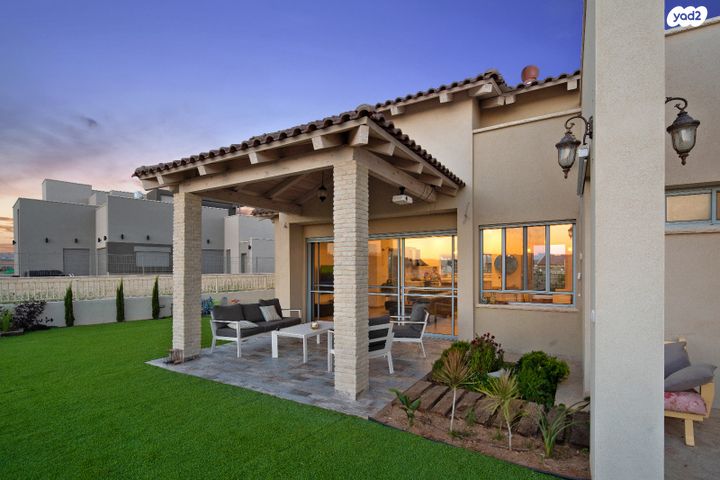 בית פרטי/ קוטג', מיתר / כרמית