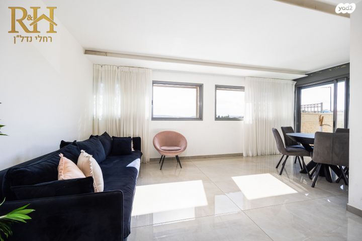 דירת גן, הברוש, המכבים, גבעת זאב