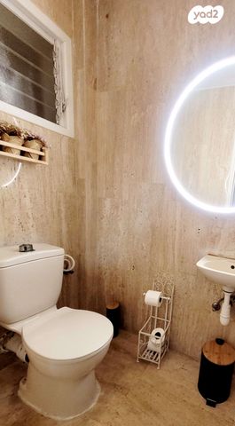 דו משפחתי, שיכוני המזרח, ראשון לציון