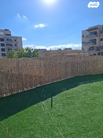 דירת גן, ברקת 18, אבני חן, חריש