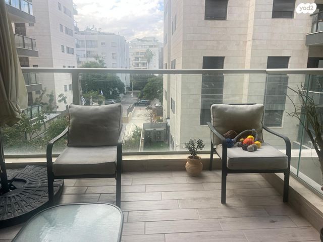 דירה, ז'בוטינסקי 12, מרכז דרום, רעננה