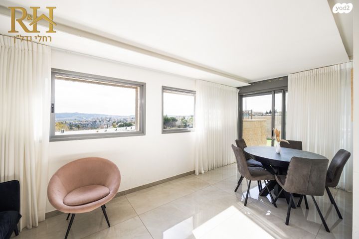 דירת גן, הברוש, המכבים, גבעת זאב