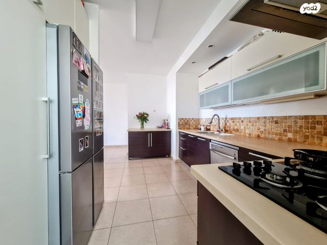 דירה, ש"י עגנון, מרכז דרום, רעננה