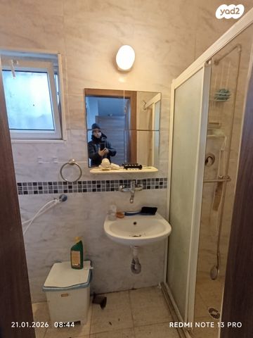 דו משפחתי, שאול המלך 12, יצחק רבין, מעלות תרשיחא