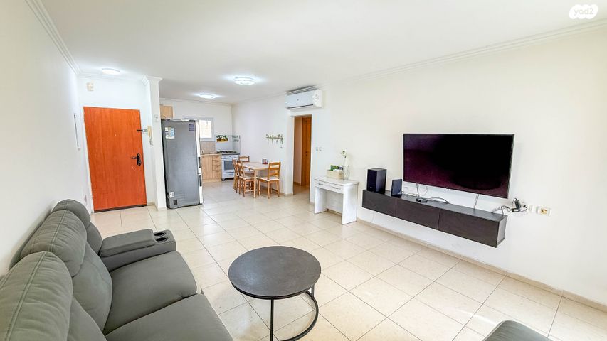 דירה, שביל המרגנית, אברהם דנינו, בן גוריון, עכו