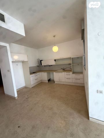 דירה, ניסים אלוני, צמרות איילון, פארק צמרת, תל אביב יפו