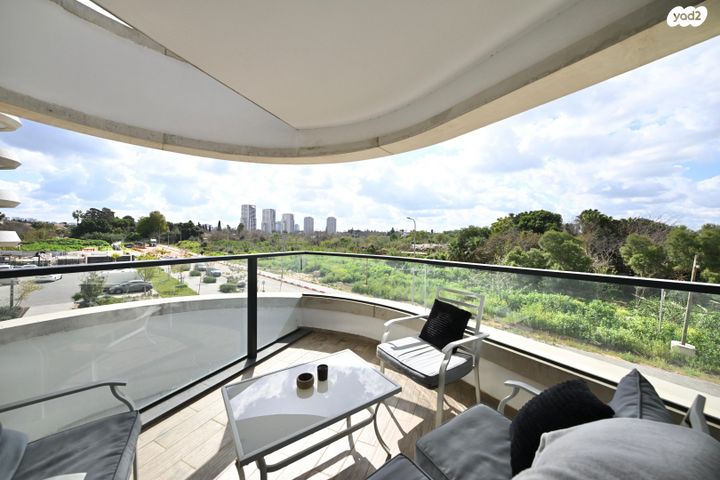 דירה, יצחק נבון, נאות אריאל שרון, קרית אונו