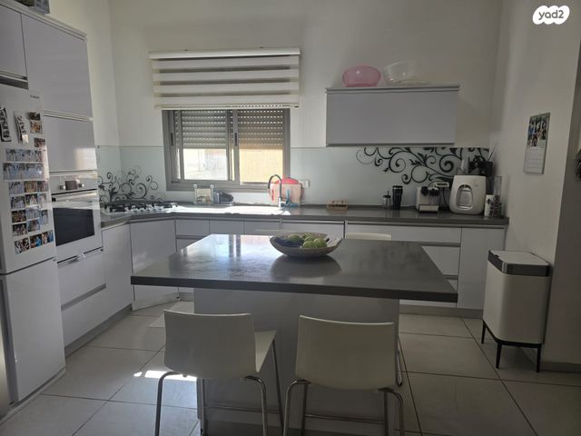 דירת גן, נשר, ערד