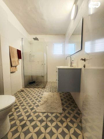 דירה, צלילי חנינא, ניר אביב, תל אביב יפו