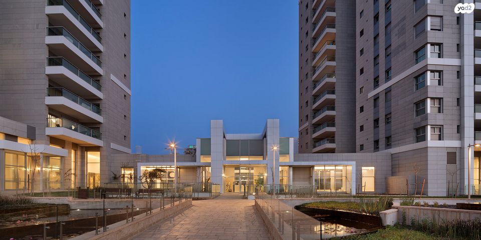 דירה, עוזי חיטמן, נתניה