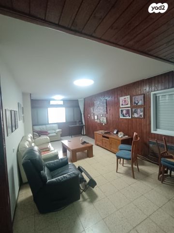 ז'בוטינסקי 13