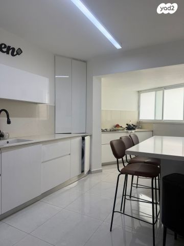 דירה, שדרות צה"ל, ההעפלה, קרית גת