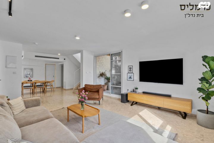 דופלקס, הפרחים, מודיעין מכבים רעות