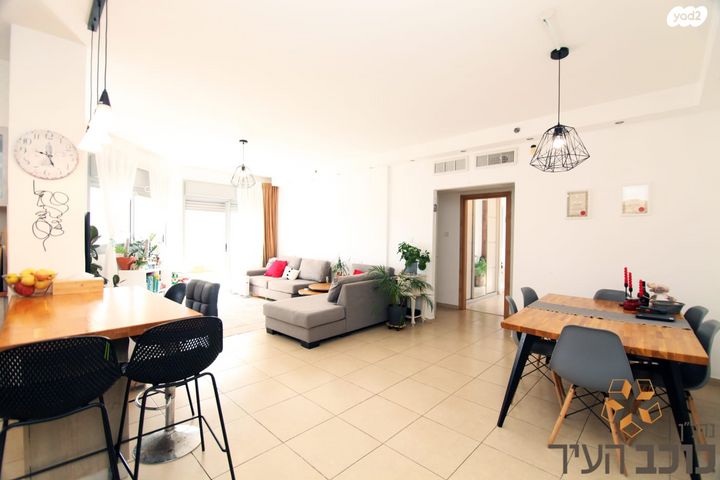 דירה, אלונים, קרית השרון, נתניה