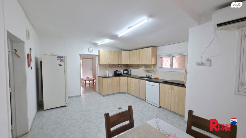 דירה, שפינוזה 1, שיכון גג, אזור