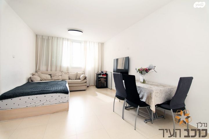 דירה, הרב יעקב רקח, נאות גנים, נתניה