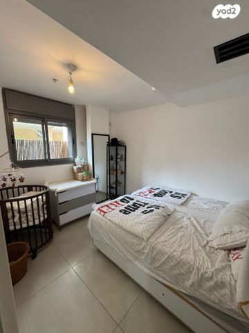 דירת גן, חולון