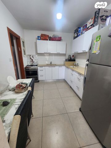 דירה, גפן, החורש, חריש