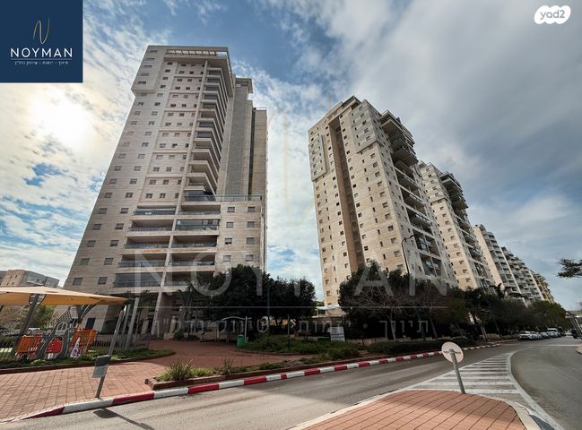 דירה, אלונים 24, קרית השרון, נתניה